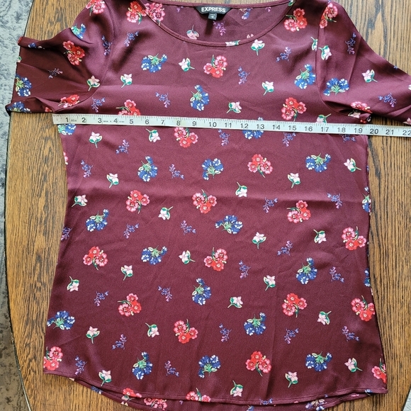 Express Maroon Floral Bell Sleeve Blouse Size Women's Medium - Picture 7 of 11